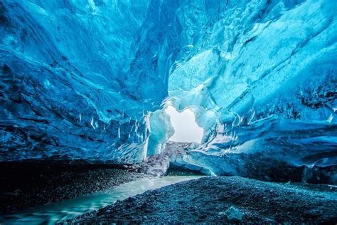 Magic Ice Landscapes: Capturing Iceland's Frozen Beauty